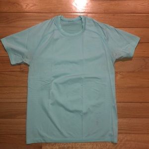 Men’s medium lulu lemon metal vent t shirt (teal)